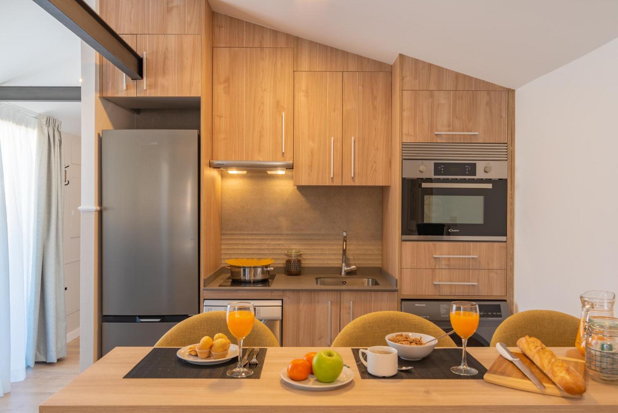 Feelathome Atarazanas Apartments Malaga Exterior photo